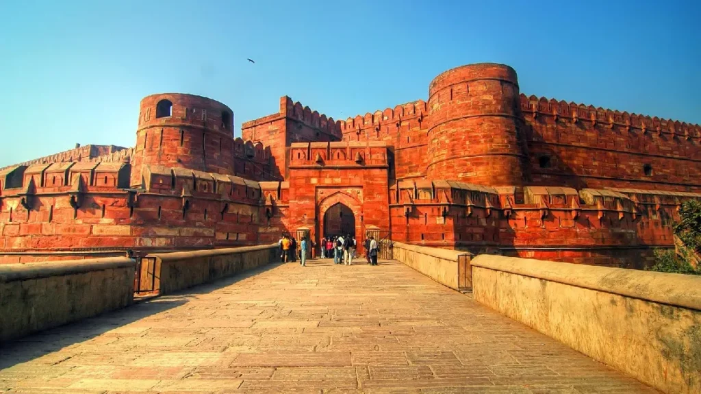 Taj Mahal Tour Guide featuring the historic Agra Fort near the Taj Mahal
