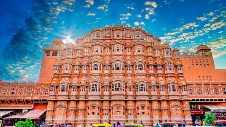 Best time to visit Jaipur with a view of Hawa Mahal