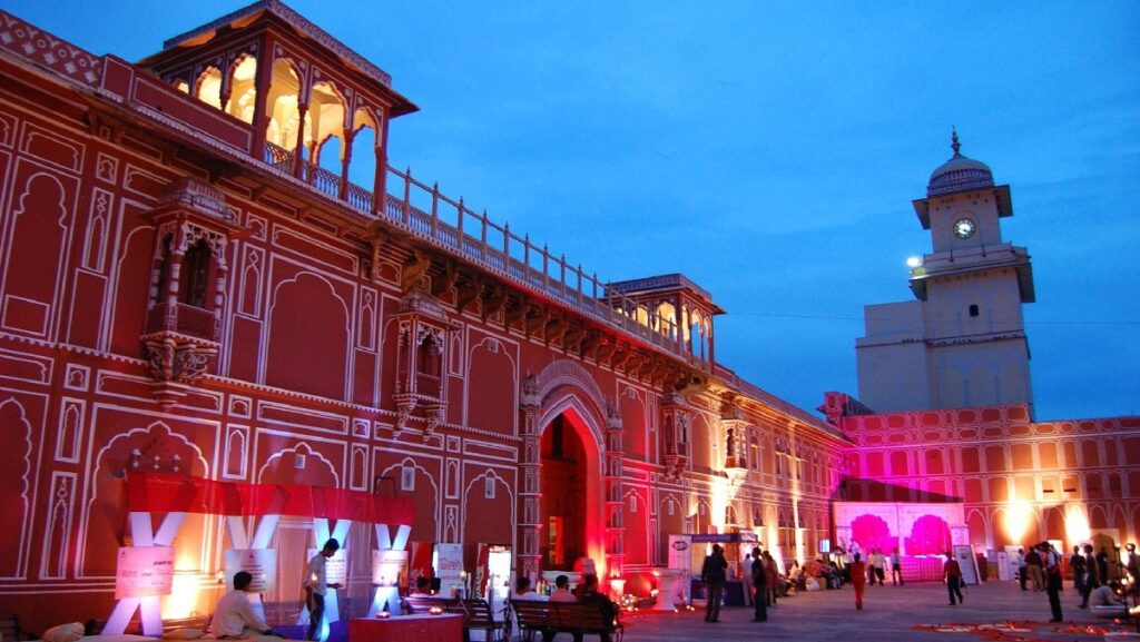 Things to do in Jaipur during a heritage walk through the old city