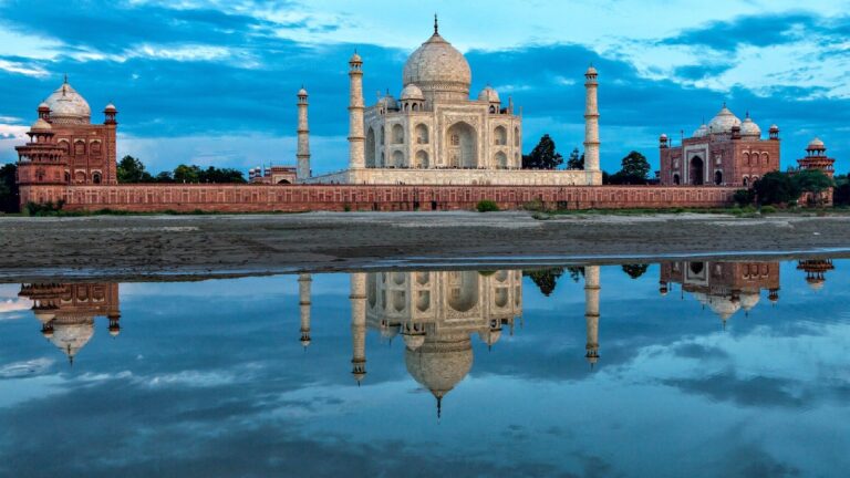 : 10 Best Tourist Attractions featuring the Taj Mahal